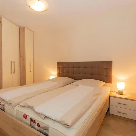 Trafalgar 225 * Cuxhaven