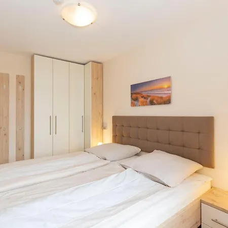 Trafalgar 225 Apartment *